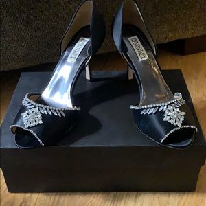 Badgley Mischka Black Satin pumps with crystals